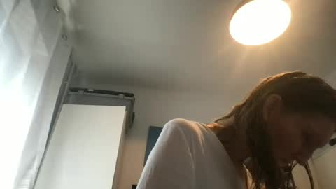 Snapshot of redfoxofficial chatting on 06/28/26, 09:37 Redfox online show from 06/28/26, 09:37
