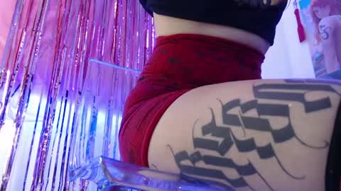 Snapshot of redgirrl_77 chatting on 04/28/26, 11:59 Mere online show from 04/28/26, 11:59
