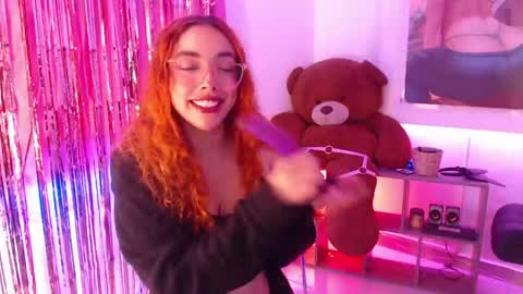 Snapshot of redgirrl_77 chatting on 05/09/26, 11:26 Mere online show from 05/09/26, 11:26