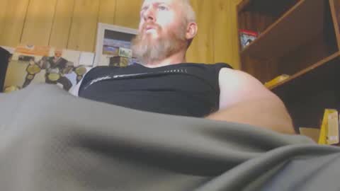 Snapshot of redhead4fun chatting on 12/23/25, 01:14 theredhead4fun online show from 12/23/25, 01:14