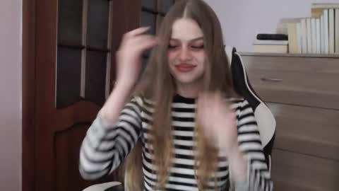 Lily online show from 01/19/26, 01:53