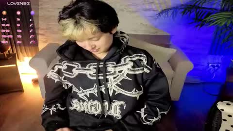 Snapshot of redhood_1_ chatting on 03/13/26, 12:12 redhood_1_ online show from 03/13/26, 12:12