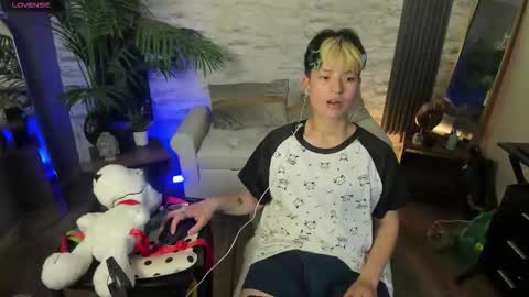 Snapshot of redhood_1_ chatting on 03/25/26, 04:40 redhood_1_ online show from 03/25/26, 04:40