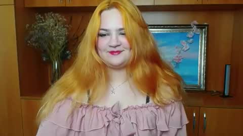 Snapshot of redhotqueen1 chatting on 05/06/26, 12:21 Rina online show from 05/06/26, 12:21