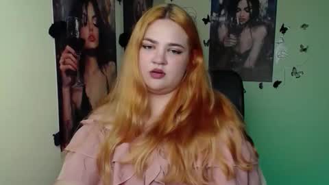 Snapshot of redhotqueen1 chatting on 05/15/26, 02:57 Rina online show from 05/15/26, 02:57