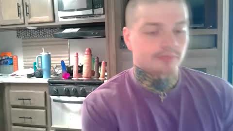 Snapshot of redinthebed chatting on 12/17/24, 04:11 InkedGinger online show from 12/17/24, 04:11