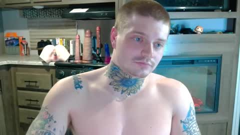 Snapshot of redinthebed chatting on 12/31/24, 04:27 InkedGinger online show from 12/31/24, 04:27
