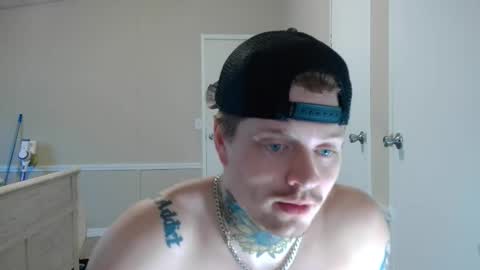 Snapshot of redinthebed chatting on 01/29/25, 05:35 InkedGinger online show from 01/29/25, 05:35