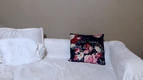 Snapshot of redizabel chatting on 02/09/25, 05:22 izabell online show from 02/09/25, 05:22