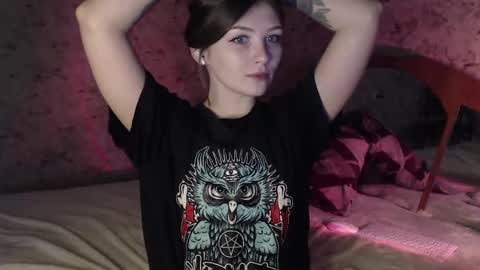 Snapshot of redmoonhead chatting on 03/05/25, 02:12 Ana online show from 03/05/25, 02:12