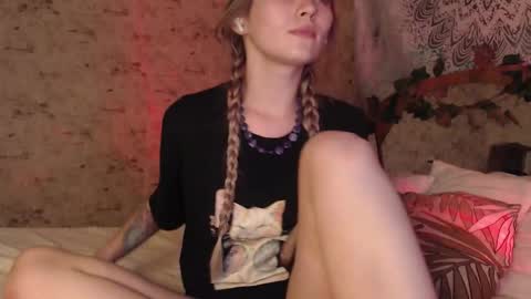 Snapshot of redmoonhead chatting on 09/20/25, 03:02 Ana online show from 09/20/25, 03:02