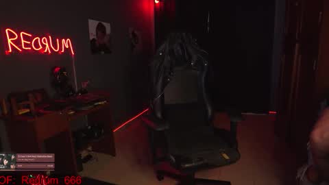 Snapshot of redrum_696 chatting on 01/13/26, 06:46 Red online show from 01/13/26, 06:46