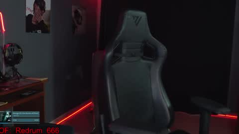 Snapshot of redrum_696 chatting on 01/18/26, 01:04 Red online show from 01/18/26, 01:04