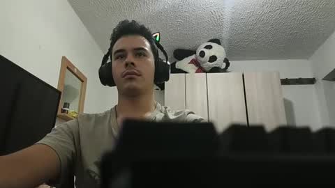 Snapshot of redsoul951869 chatting on 10/02/25, 05:47 RedsoulReaver online show from 10/02/25, 05:47