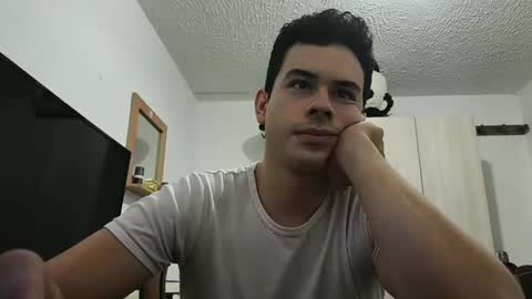 Snapshot of redsoul951869 chatting on 10/14/25, 05:41 RedsoulReaver online show from 10/14/25, 05:41