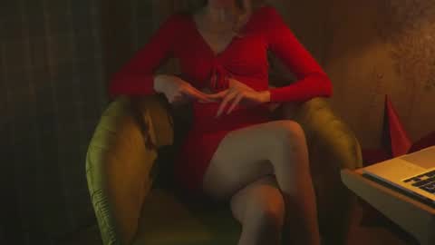 Snapshot of redsparrow__ chatting on 03/08/26, 06:23 Red online show from 03/08/26, 06:23