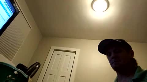 Snapshot of redsrage420 chatting on 01/27/25, 03:04 redsrage420 online show from 01/27/25, 03:04