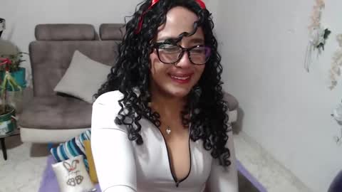 Snapshot of redvelvet_25 chatting on 03/02/26, 09:49 Velvet online show from 03/02/26, 09:49