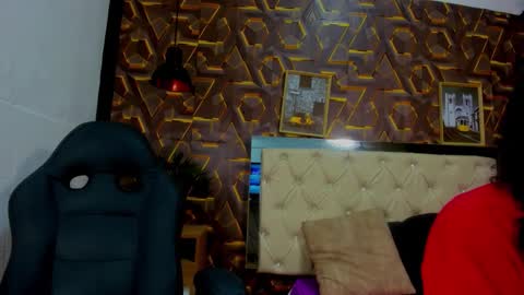 reed_kitty online show from 11/24/25, 01:00