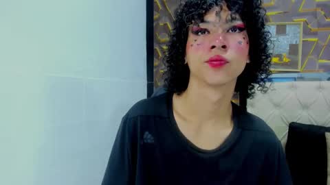 reed_kitty online show from 11/26/25, 01:23