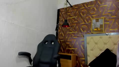 reed_kitty online show from 12/14/25, 01:38