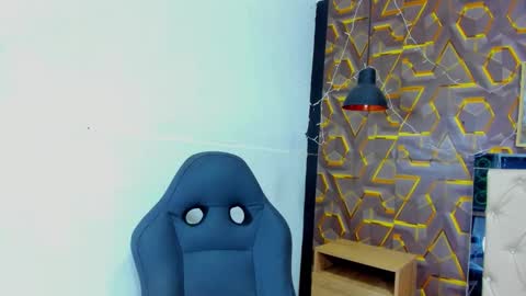 reed_kitty online show from 12/16/25, 05:51