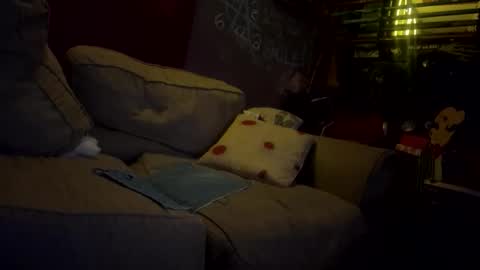 Lee online show from 05/03/26, 04:35