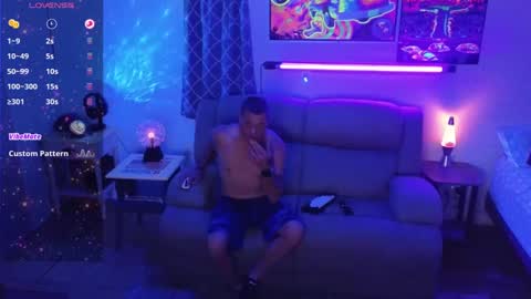 Snapshot of reel_feels_cpl chatting on 12/04/24, 02:31 Reel Feels Cpl online show from 12/04/24, 02:31