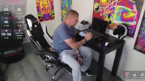 Snapshot of reel_feels_cpl chatting on 04/08/26, 11:43 Reel Feels Cpl online show from 04/08/26, 11:43