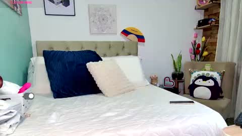 Snapshot of reese_yanella chatting on 07/05/26, 01:18 Yanella online show from 07/05/26, 01:18