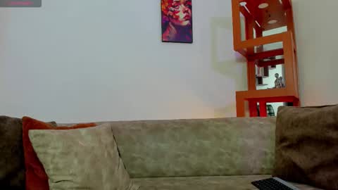 Snapshot of regiina_doll chatting on 12/21/25, 11:01 regiina_doll online show from 12/21/25, 11:01