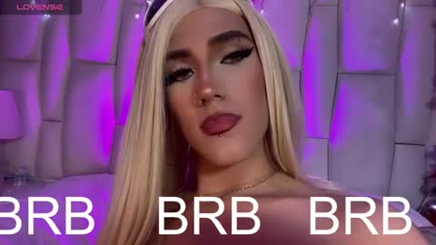 Snapshot of regiina_doll chatting on 02/22/26, 10:19 regiina_doll online show from 02/22/26, 10:19