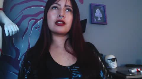 Snapshot of regina_iris chatting on 05/19/26, 10:10 Regina online show from 05/19/26, 10:10