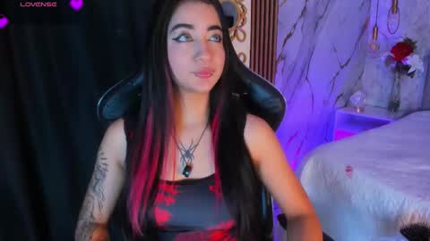 Snapshot of regina_storm chatting on 03/22/26, 02:37 online show from 03/22/26, 02:37