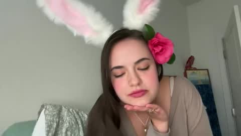 Snapshot of reginababyy chatting on 04/06/26, 01:14 Its Reginaaa online show from 04/06/26, 01:14