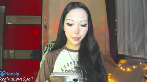 Snapshot of reginainspace chatting on 02/02/25, 09:34  Regina online show from 02/02/25, 09:34