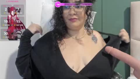 reginavegaa online show from 02/12/25, 11:51