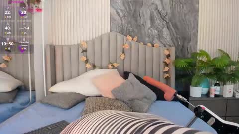 reginavegaa online show from 03/04/25, 12:01