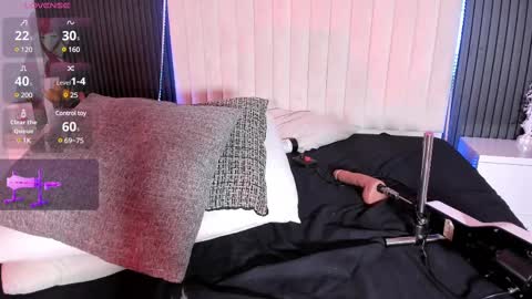 reginavegaa online show from 03/05/25, 06:34