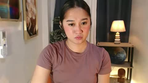 Snapshot of reginethegoddess chatting on 03/04/26, 04:35 regine online show from 03/04/26, 04:35