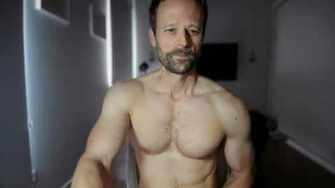 Snapshot of regular_straight_guy chatting on 05/12/26, 01:52 Campbell online show from 05/12/26, 01:52