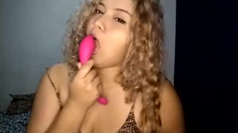 Snapshot of rei_chan26 chatting on 02/12/25, 10:14 Tania Nixx online show from 02/12/25, 10:14