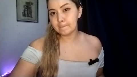 Snapshot of rei_chan26 chatting on 02/18/25, 07:54 Tania Nixx online show from 02/18/25, 07:54