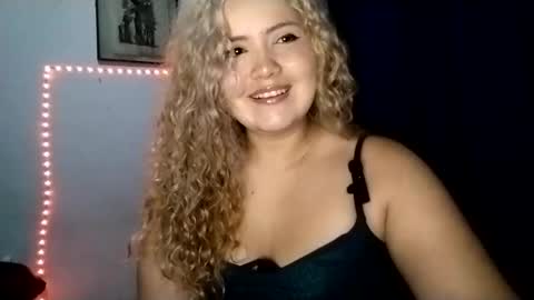 Snapshot of rei_chan26 chatting on 02/26/25, 07:09 Tania Nixx online show from 02/26/25, 07:09