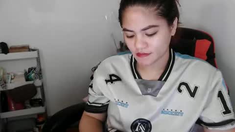 reign2525 online show from 09/14/25, 01:54