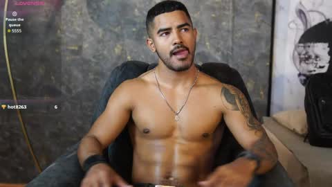 Snapshot of reik_von chatting on 06/03/26, 02:33 Reik online show from 06/03/26, 02:33