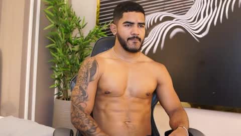 Snapshot of reik_von chatting on 07/25/26, 12:58 Reik online show from 07/25/26, 12:58