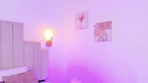 Snapshot of reikaminato chatting on 09/17/25, 12:29 Reika  online show from 09/17/25, 12:29