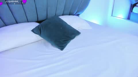 Snapshot of reikaminato chatting on 10/14/25, 04:41 Reika  online show from 10/14/25, 04:41