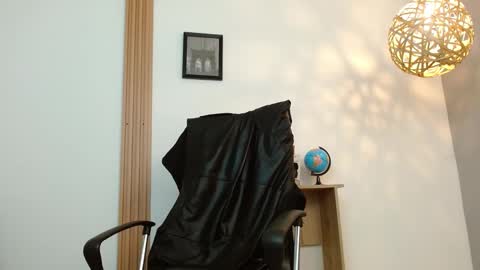   REIKO  online show from 01/29/25, 01:16